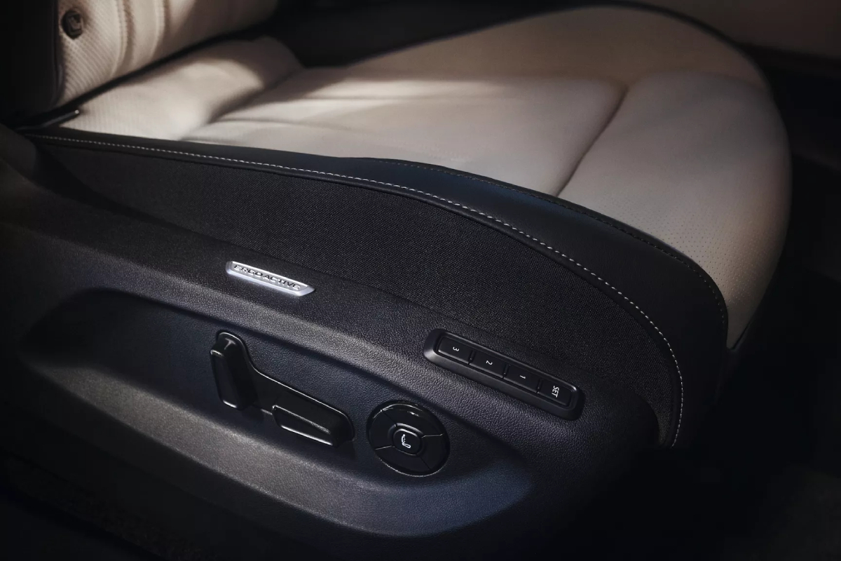 VW_Tiguan_seats_3_1200x800